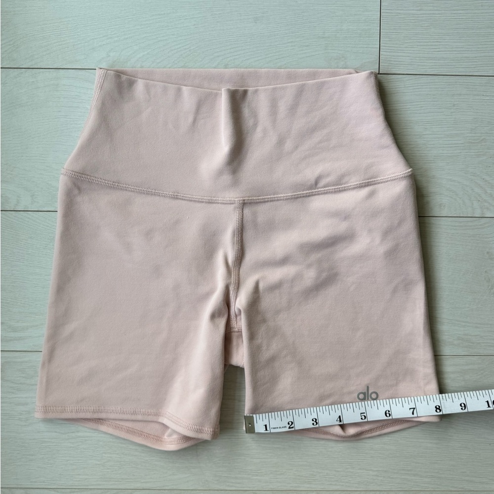 ALO Yoga 5" Airbrush High-Waist Biker Short Pink Quartz US S - Picture 7 of 9
